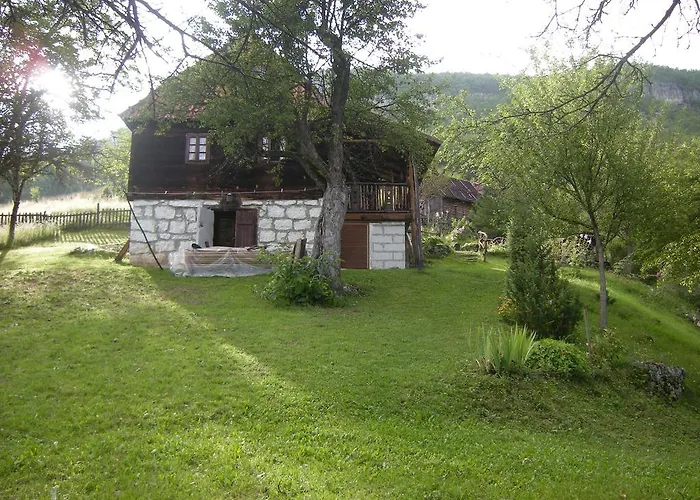 アパート Cerova Kosa